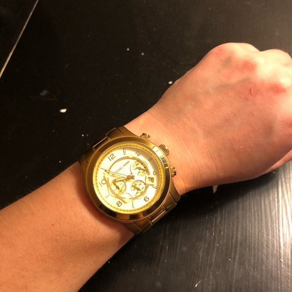 Michael Kors MK-8077 Gold Large Face Watch - Picture 4 of 4